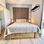 Aeolian Blu 8 * Parikia (Paros)