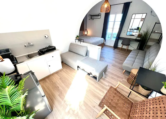 Апартаменты Aeolian Blu 8 *